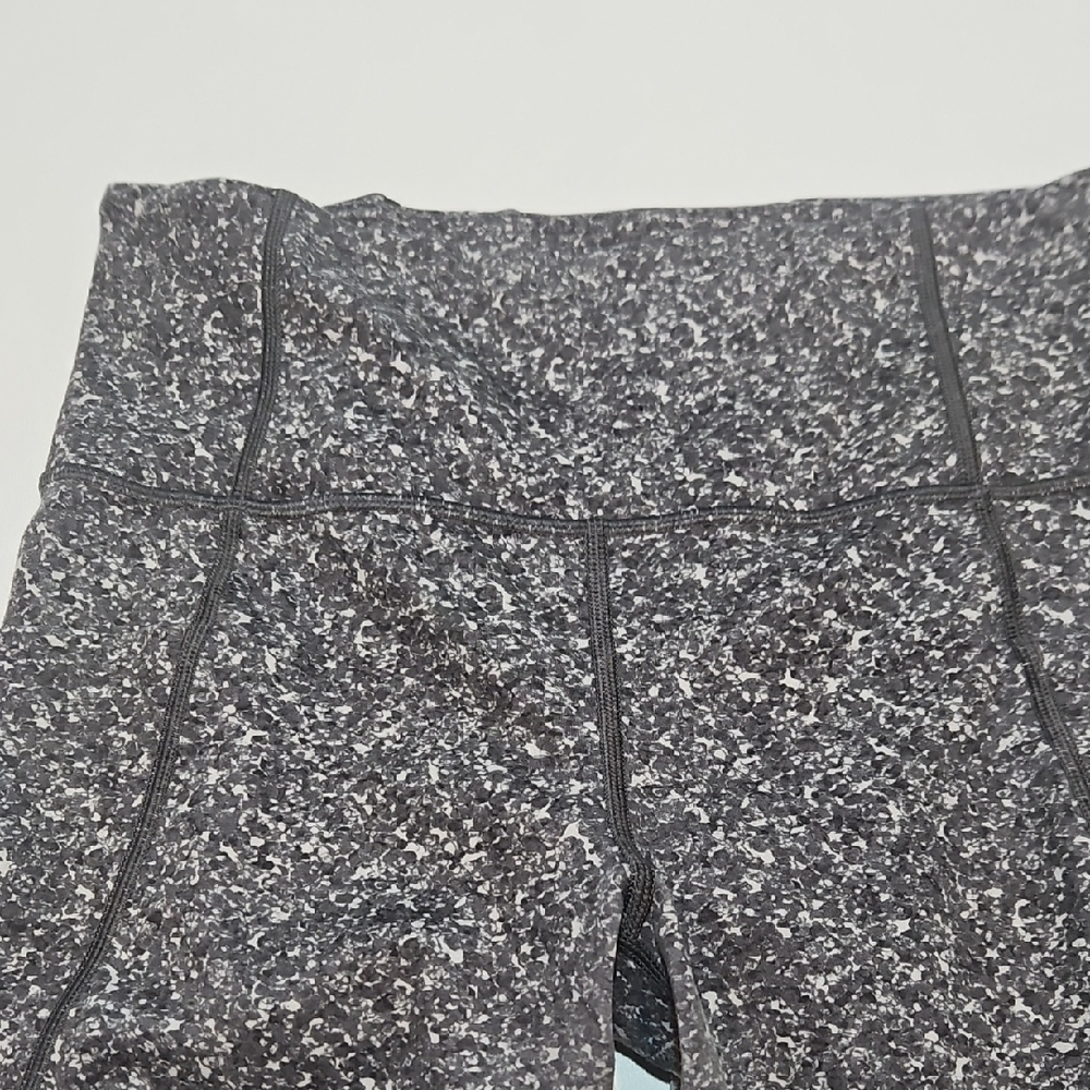 Athleta Gray Salutation Stash Pocket Tight Leggings Size MT - Picture 4 of 9